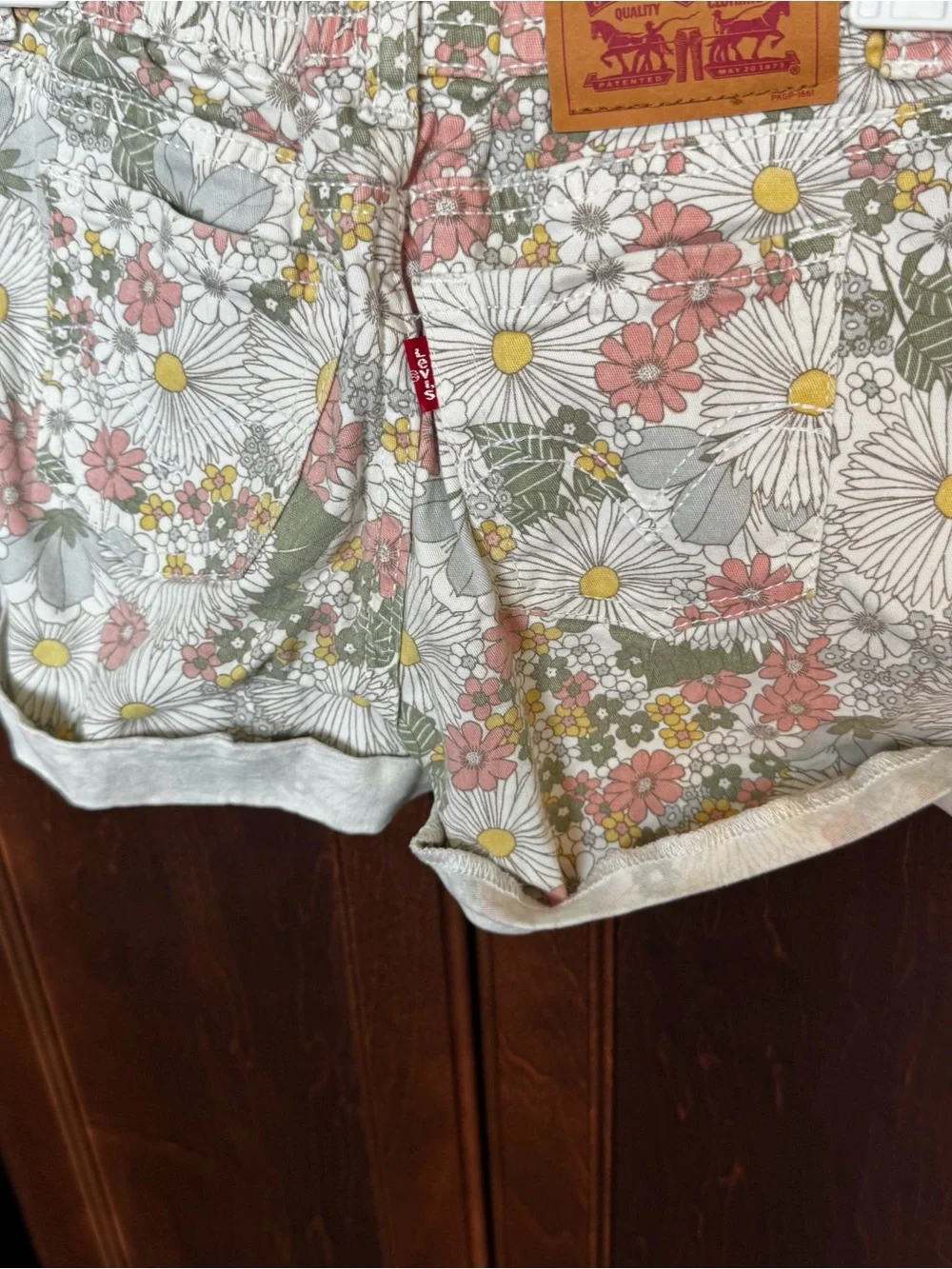 Levis 98% cotton